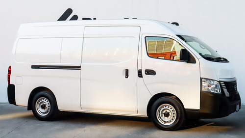 Nissan Urvan 2.5 Panel Amplia Aa Mt