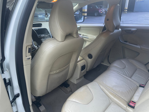 Volvo XC60 3.0 Dynamic 5p