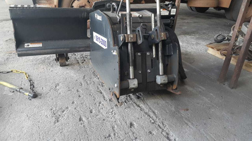 Implemento Fresadora De Asfalto Bobcat 35cm Semi Nova 2018