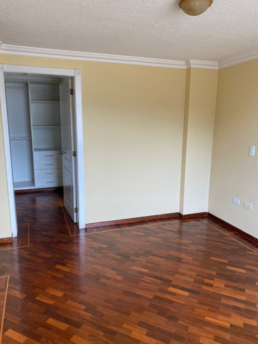 Imagen 14 de 17 de Departamento En Venta - Sector Santa Lucía - Precio Negociable