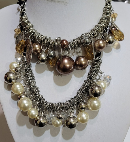 Collares Con Dijes De Bolitas, Plumas De Metal Y Aros De Met