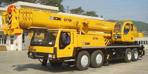 Imagen 3 de 5 de Grua Telescopica Sobre Camion Qy70k