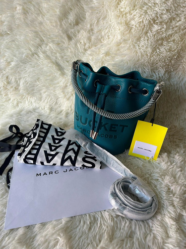 Marc Jacobs- The Leather Bucket Bag Original