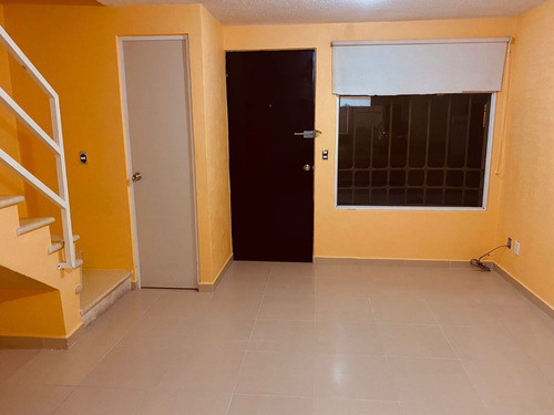 Venta De Casa En Condominio En Queretaro