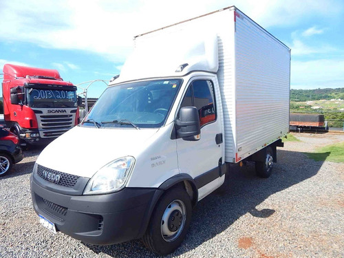 Imagem 3 de 9 de Iveco Daily 35s14 2017 Bau Chassi Carroceria Furgao