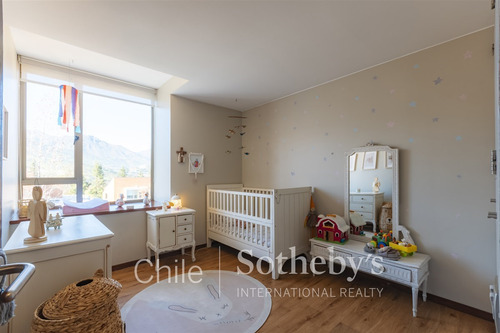 Casa En Venta De 4 Dorm. En Lo Barnechea