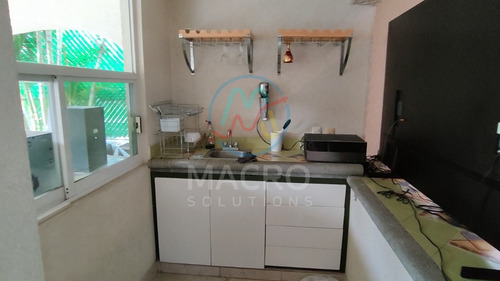 Casa En Venta En Lomas De Cocoyoc Con Acabados De Lujo, Alberca Y Jardín Apta A Créditos