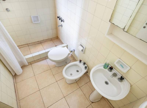Departamento En Venta De 2 Ambientes En Parque Patricios