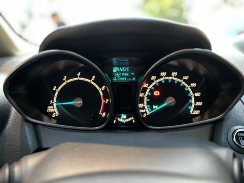 Ford Fiesta Kinetic 1.6 Titanium Powershift 120cv