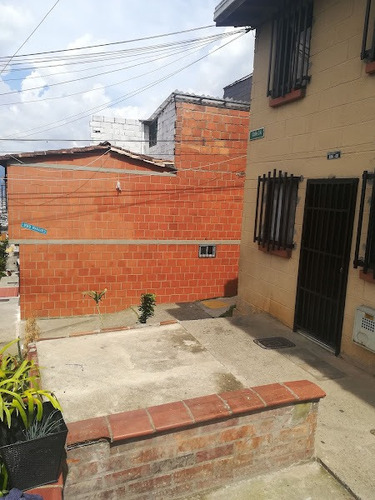 Se Vende Casa De 3 Pisos