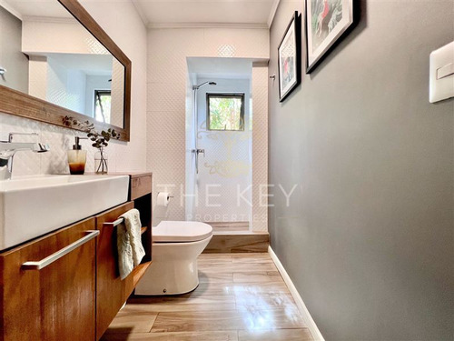 Casa En Venta De 5 Dormitorios Y Piscina - Ñuñoa