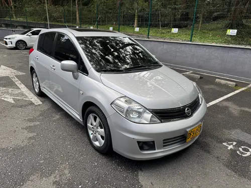 Nissan Tiida Premium 2012 Hb Automatico