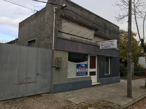 Local Comercial En El Centro De Nueva Helvecia