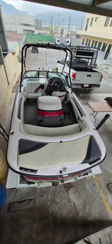 Lancha In-board Ideal Para Esquiar. Y Recreativa