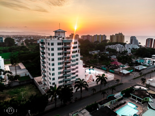 Imagen 1 de 10 de Apartamento Exclusivo En Tonsupa Av. Club Del Pacifico