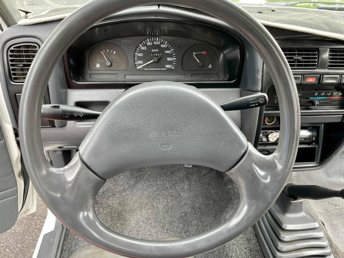 Imagen 9 de 13 de Nissan Np300 Largo Tm5 Mt 1999