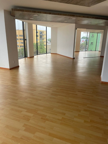 Oficinas En Renta Excelente Ubicación. Recién Remodelada
