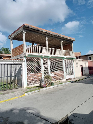 Se Vende Casa 393m2 4h/3b/3pe Las Brisas De Cua