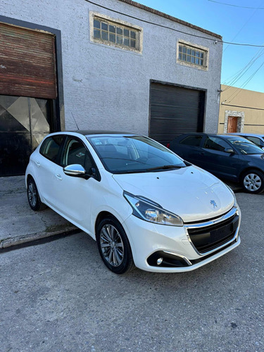 Peugeot 208 1.6 Feline