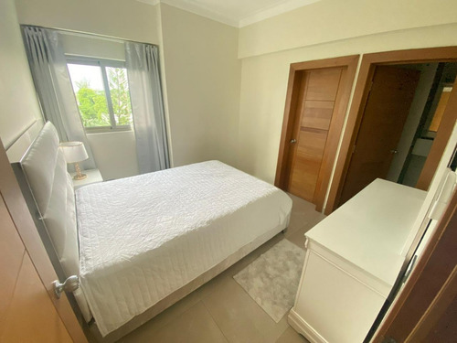Imagen 16 de 22 de La Esperilla - Apartamento En Alquiler Amueblado - Código: Man-00110 Piso 5 2 Habitaciones Balcón Sala Comedor Lobby Área Social Con Bbq Piscina Gimnasio Área Infantil Salón De Eventos