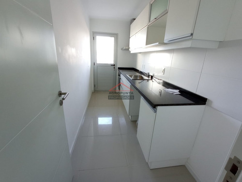 Apartamento En Zona Brava * 3 Dormitorios- Ref: 5358