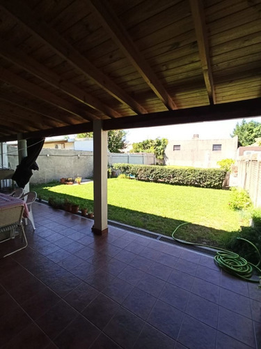 Casa En Venta En Castelar Sur