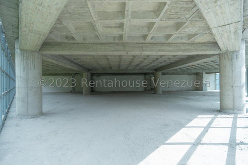 Oficina Comercial ( Obra Gris) Alquiler Los Naranjos Del Cafetal (torre Q ) Mls - 24-1065