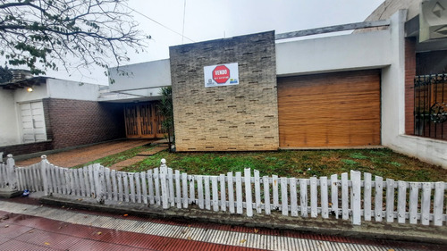 Casa 3 Dorm, Patio Y Cochera Barrio Ayacucho