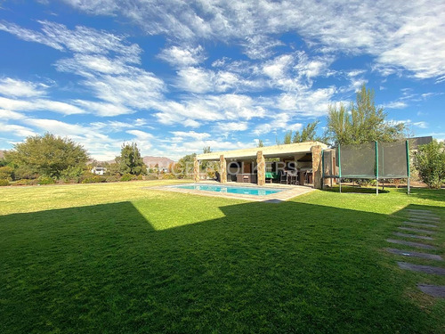 Casa En Arriendo, Las Brisas