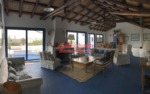 Casa A Pasos Del Puerto De Punta Del Este - 6 Dormitorios - Oportunidad- Ref: 5704
