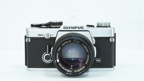 Imagem 1 de 10 de Olympus Om-2n + Lente Zuiko 50/1.4 + Estojo + Filme
