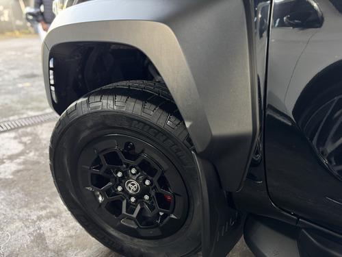 Toyota Hilux 2.8 D-4D TURBO DIESEL CD GR-S 4X4 AUTOMÁTICO