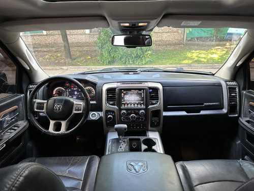 Dodge Ram 1500 Laramie 4x4 At