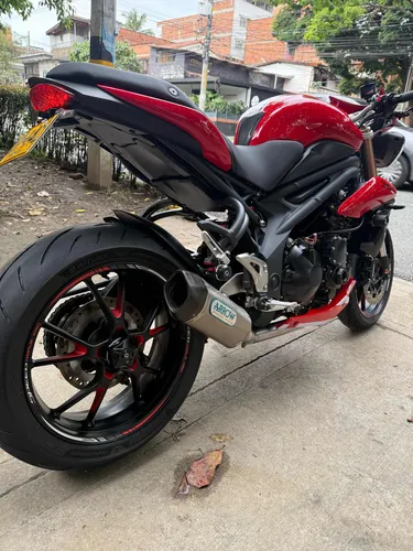 Triumph Speed Triple 1050 ( No Abs ) 2011