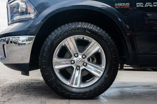 Doge Ram 1500 5.7 V8 Laramie 4x4 Taraborelli *