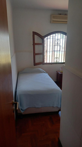 Hermosa Casa 4 Dormit, Pileta Con Caldera, Quincho, Baño Con Jacuzzi. B° Villa Cabrera