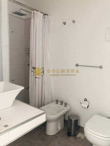 Apartamento En Excelente Ubicacion, De 2 Dor, 2 Baños Cruzando La Calle Esta La Playa Mansa Parada 3 Consulte.-ref:1358