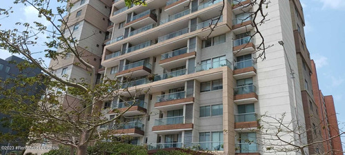 Apartamento En  Portal De Genoves Rah Co: 24-979