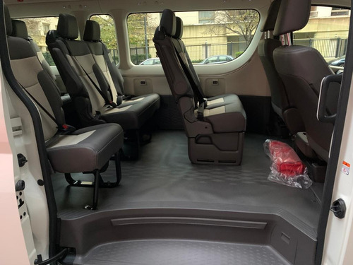 Toyota Hiace 2.8 Tdi Commuter 6at 14a