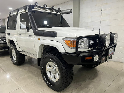 Imagen 2 de 15 de Toyota Macho Land Cruiser