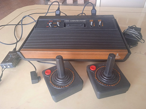 Atari 2600 Consola + 2 Controles