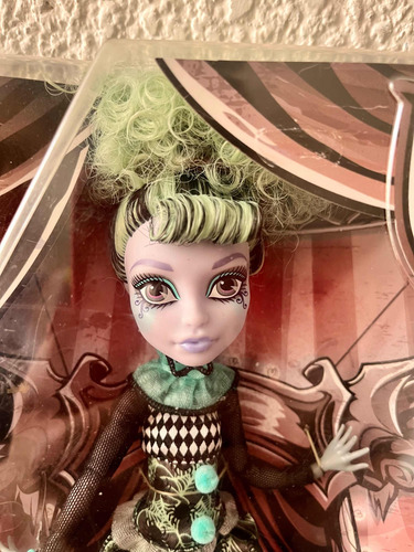 Monster High Twyla Freak Du Chic. 2014 (Usado)