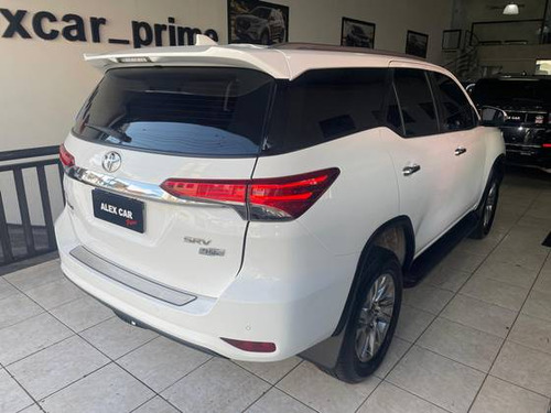 Toyota Hilux SW4 2.7 VVT-I FLEX SRV 7L 4X2 AUTOMÁTICO
