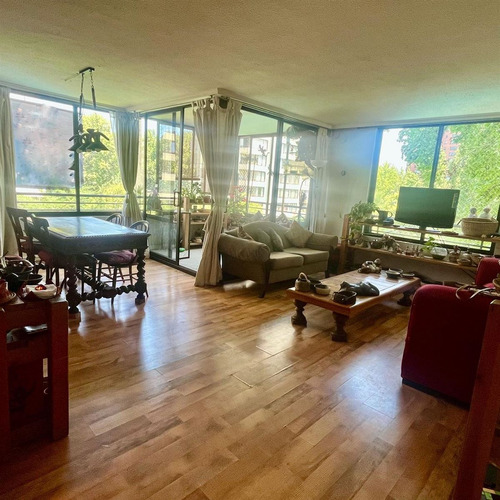 Departamento En Venta De 3 Dorm. 2 Baños En Las Condes