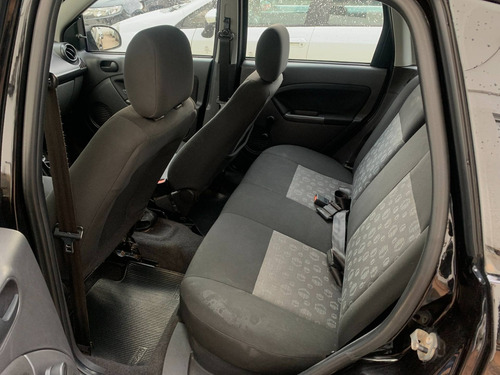 Imagem 8 de 10 de Ford Fiesta 1.0 Rocam 8v Flex 4p Manual