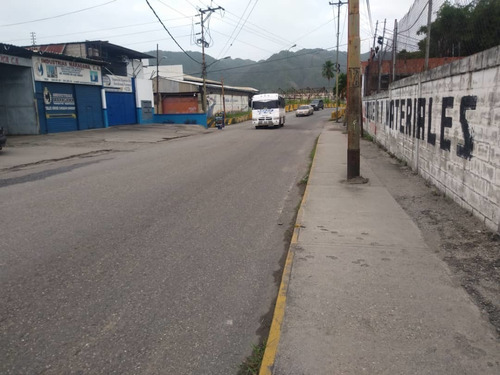 Imagen 2 de 11 de Galpón Cerrado Guatire Calle La Mura L