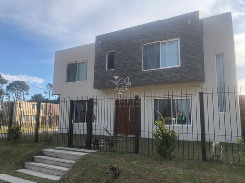 Venta Casa De 4 Dormitorios En Burnett, Maldonado 