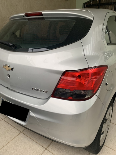 Chevrolet Onix Prata 1.4 Lt 5 Portas Manual