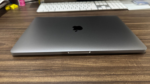Macbook Pro 2020 13 Chip M1 16gb Ram 1tb Ssd Space Gray (Usado)