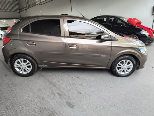 Chevrolet Onix ONIX HATCH LTZ 1.4 8V FlexPower 5p Mec.